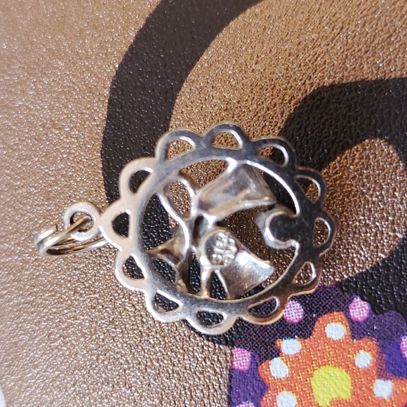 ๐ Vintage bell charm - Picture 2 of 3